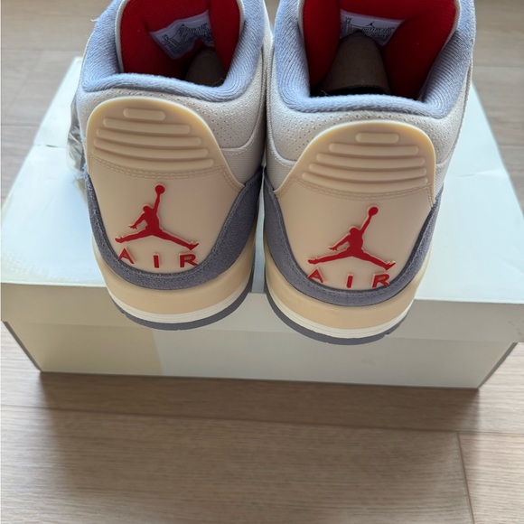 Jordan Men's Shoes - White and Grey - Picture 3 of 8